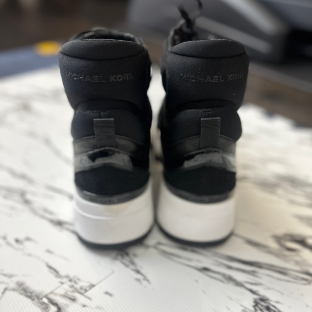 Euc - Michael Kors 2” platform sneakers size 9 - Picture 9 of 12